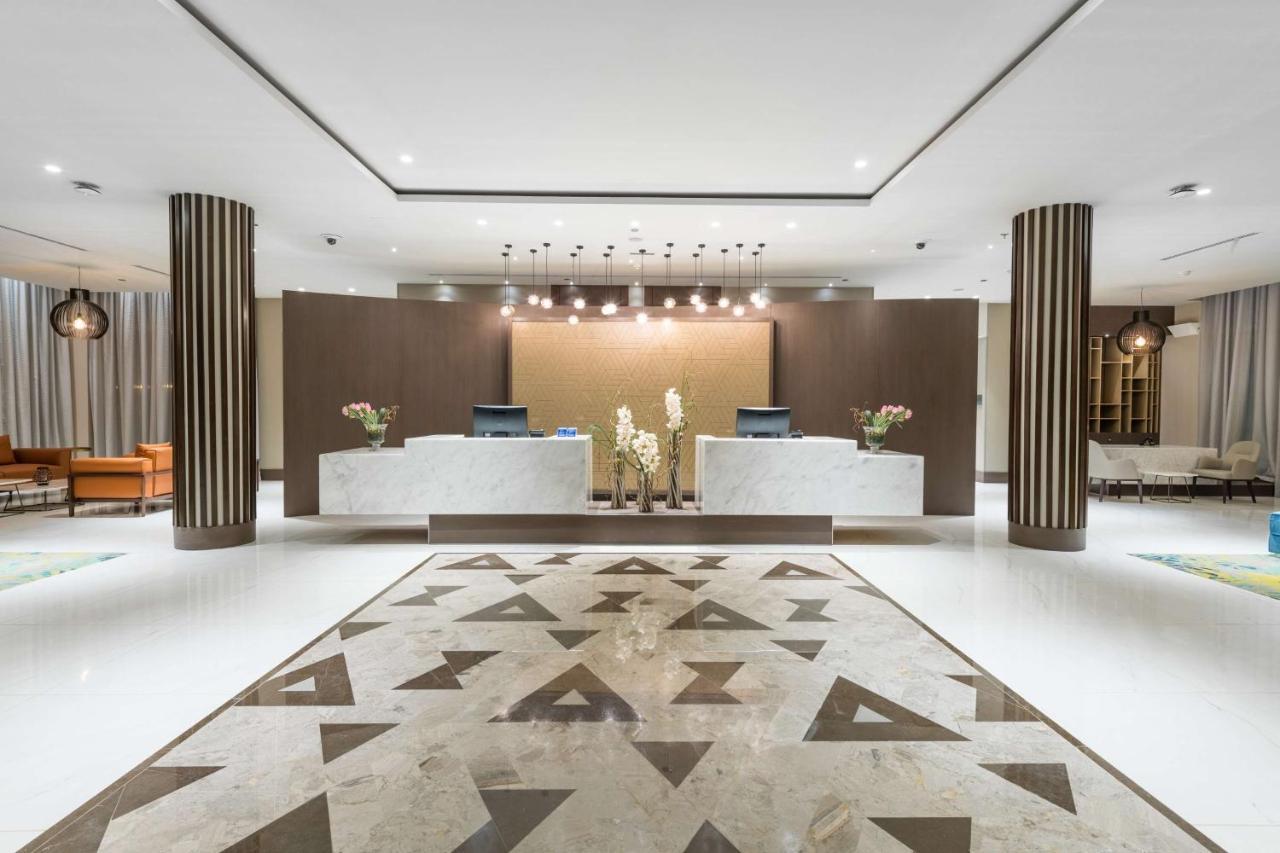 Radisson Blu Hotel, Jeddah Corniche ภายนอก รูปภาพ Lobby