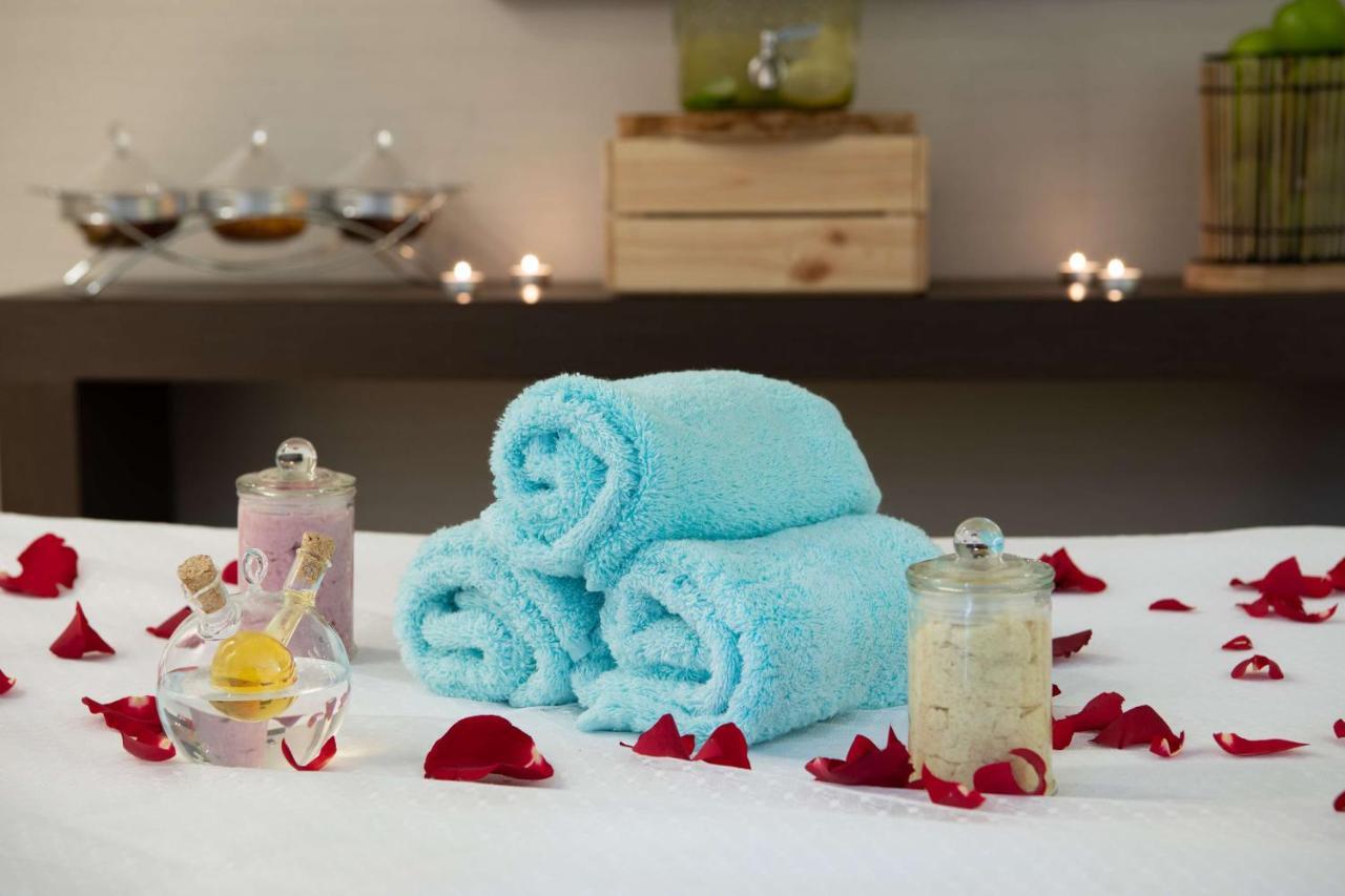Radisson Blu Hotel, Jeddah Corniche ภายนอก รูปภาพ Spa treatment